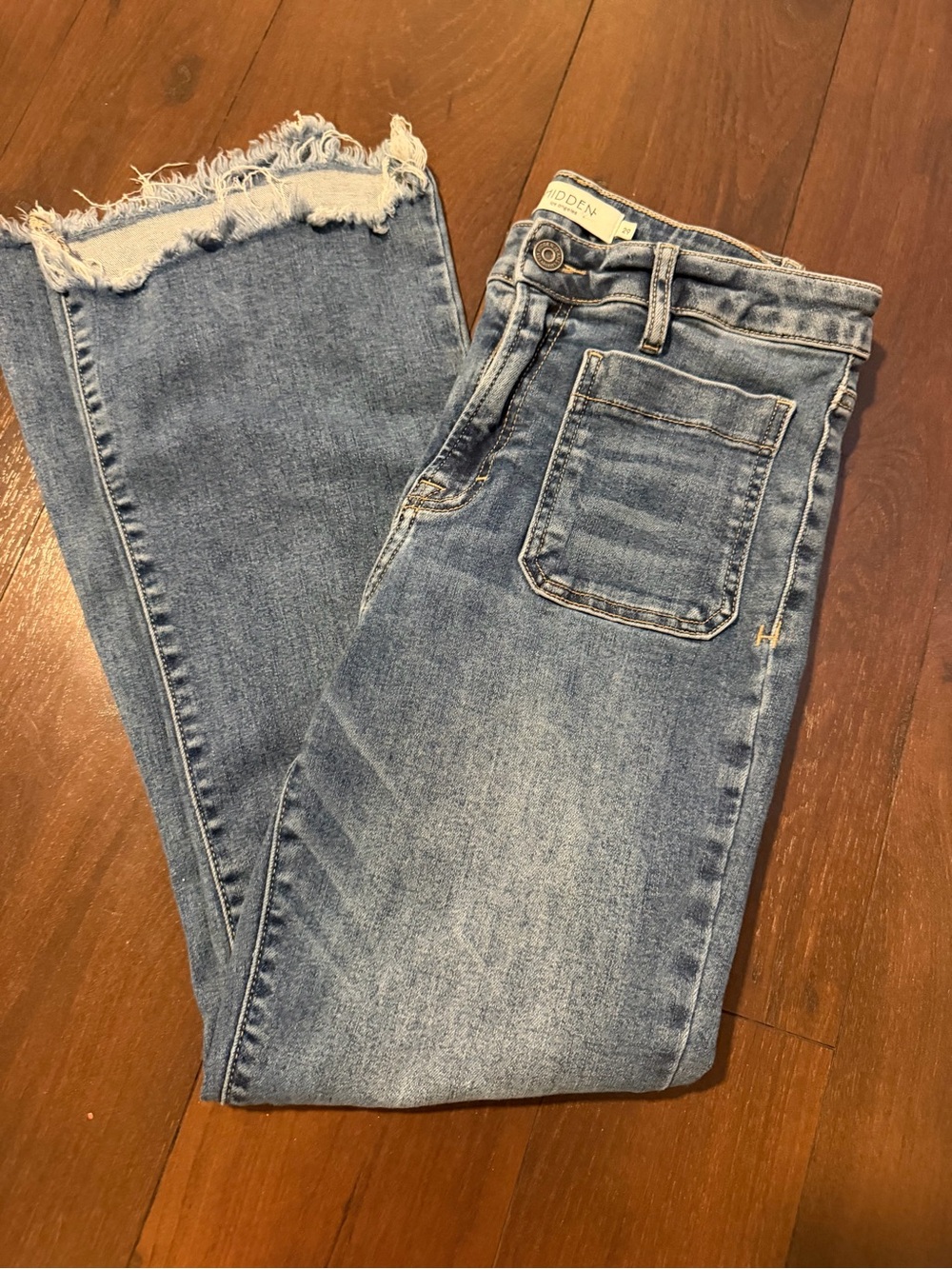 Hidden Jeans Happi Front Pocket Frayed Hem Crop Flare Medium Wash 29